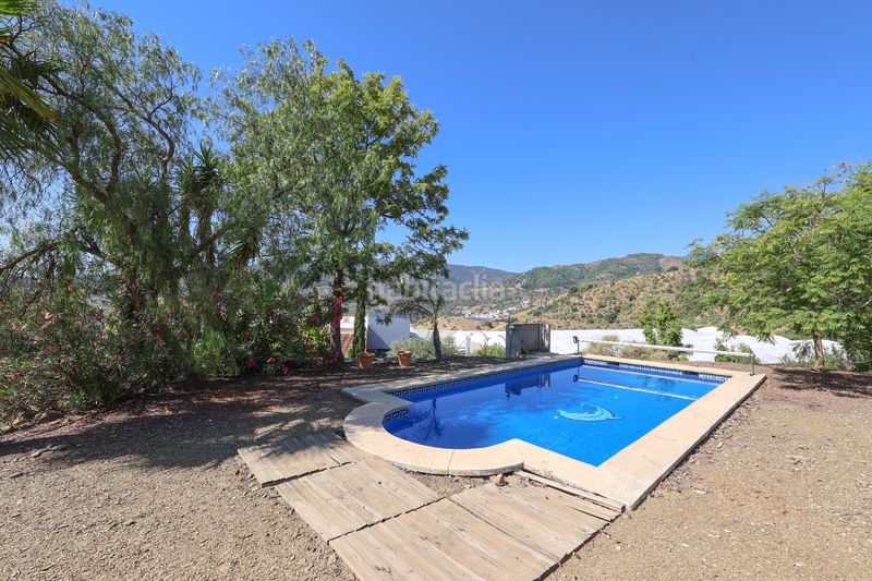 Foto f1d9bfa4-b58d-49b3-b248-e3b0d956674f. Casa amb piscina a Tolox