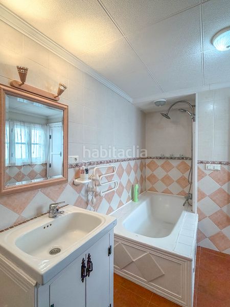 Foto 97dc7d0c-e9f1-4871-bbcb-5038b9d5a175. Casa amb xemeneia a Yunquera