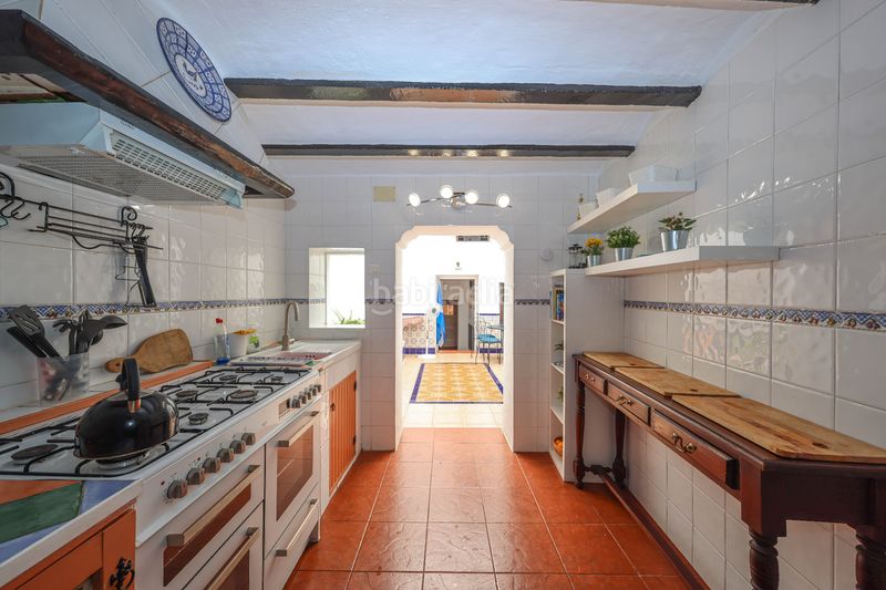 Foto f581cc3d-f2da-4815-85be-f8d42ed9ef73. Casa amb xemeneia a Yunquera