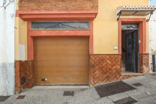 Haus  Calle rodahuevos. Roca segura y tranquila, lista para entrar a vivir.