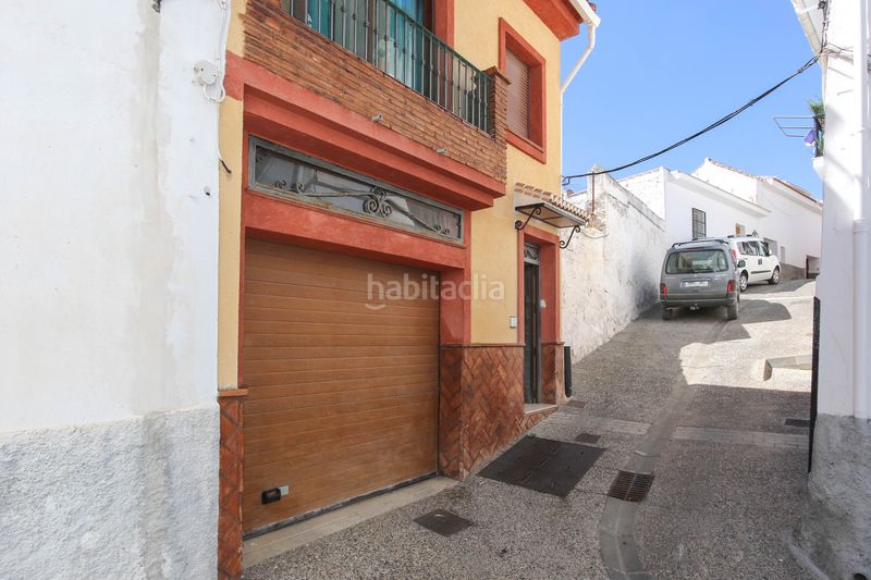 Foto 1fa1472f-a9a0-410f-8983-360bd44eeea9. Casa amb aparcament a Alozaina