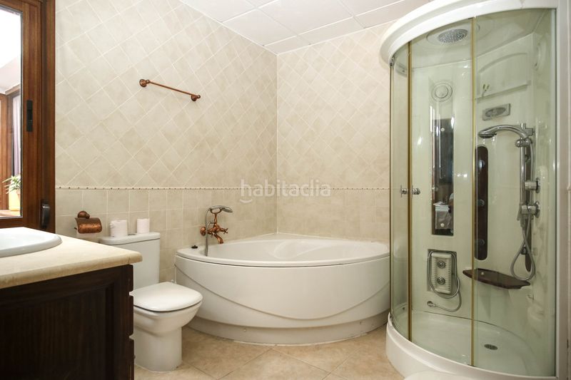 Foto 4a8f050b-a0bf-4997-8e42-0ccd5bf83e9b. Casa amb aparcament a Alozaina