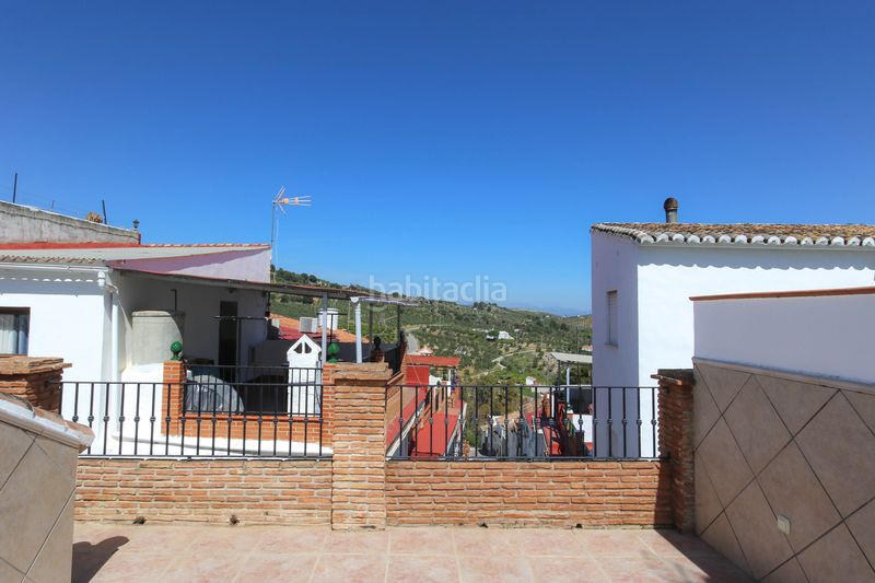 Foto 654baf6e-7227-4558-b228-8a1ebd271c89. Casa amb aparcament a Alozaina