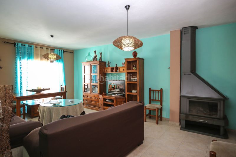 Foto 84b15236-eb28-4d21-97f4-a474c8ef6bf1. Casa amb aparcament a Alozaina