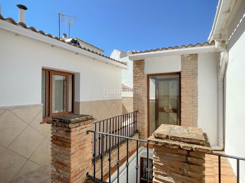 Foto b5432604-a8d7-4dd8-b768-29b87e3b2385. Casa amb aparcament a Alozaina