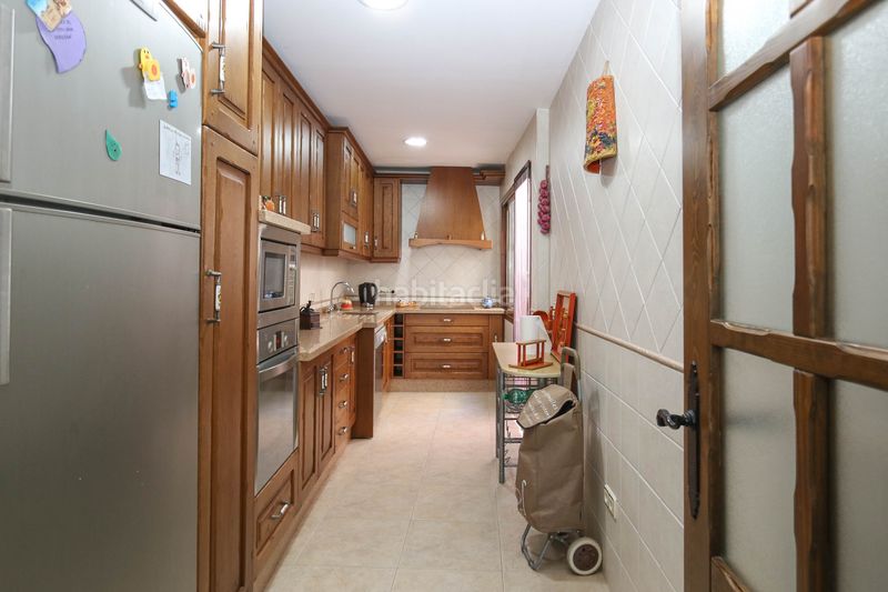 Foto cc88ed6e-0f30-4cc2-b15d-0ce1350c4472. Casa amb aparcament a Alozaina