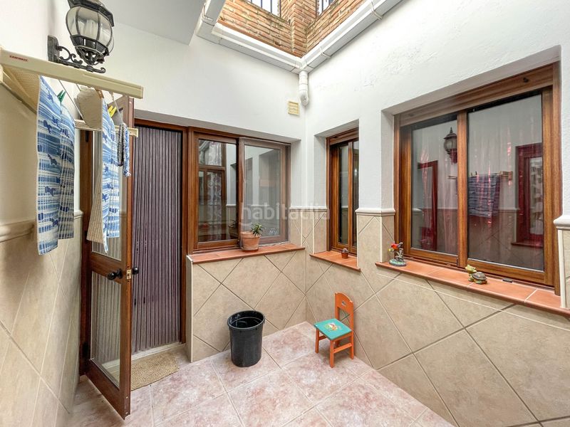 Foto df8a5c26-02d6-40d1-9f04-89f09f131dc3. Casa amb aparcament a Alozaina