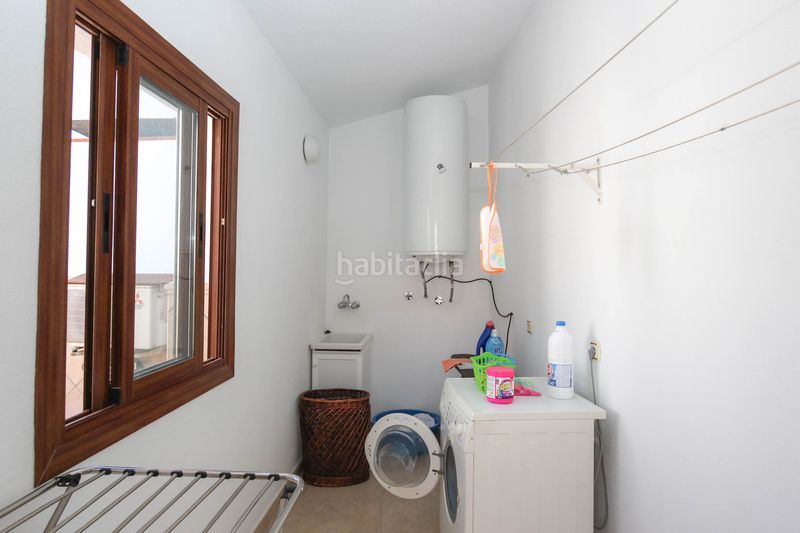 Foto fc44d679-ee3f-4f12-bacf-3b5cad563126. Casa amb aparcament a Alozaina