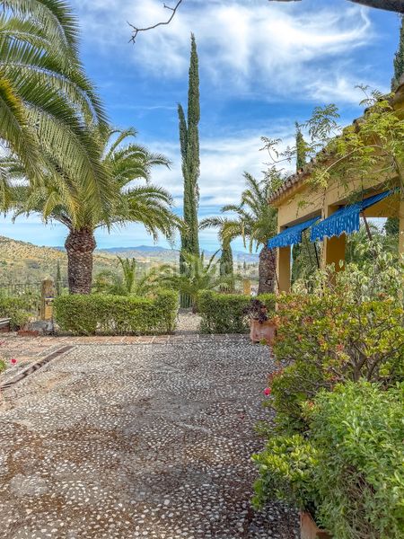 Foto b68878c1-f34c-4262-9b0a-b824d101911d. Casa amb piscina a Coín