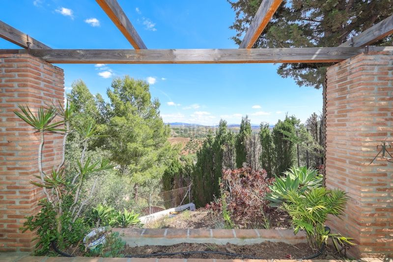 Foto b83a50fa-10aa-4306-b1e9-eb1f5797003c. Casa amb xemeneia aparcament piscina a Guaro