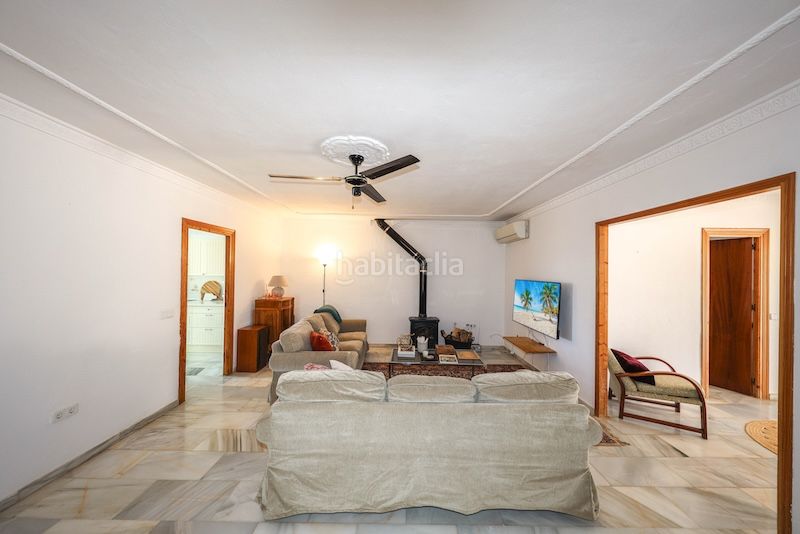 Foto d70ebd50-8366-4e29-b950-d911d3f78a36. Casa amb xemeneia aparcament piscina a Guaro