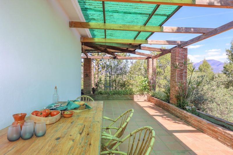 Foto dbe6bea4-1089-47d8-9921-718fc089ac2f. Casa amb xemeneia aparcament piscina a Guaro