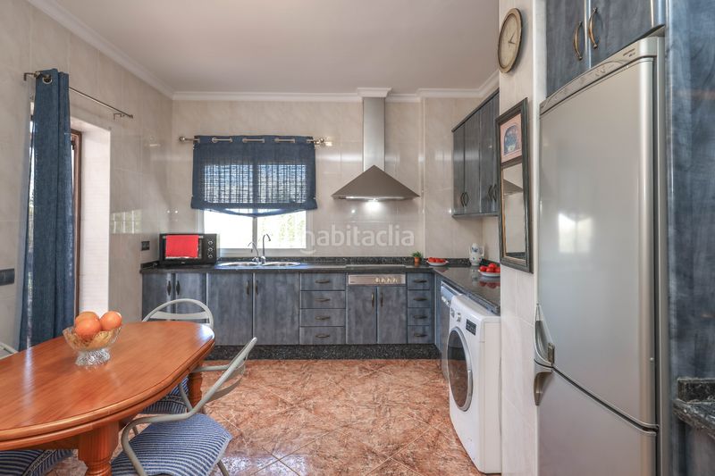 Foto a7df334e-64dc-4620-bed0-ec4ad1a55c91. Xalet amb xemeneia aparcament piscina a Monda