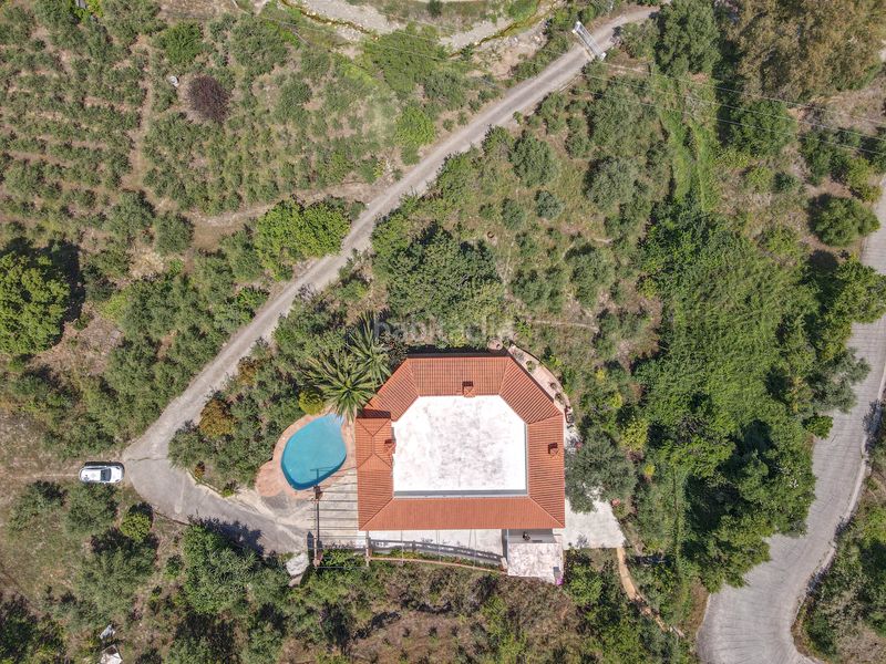 Foto ecc047a7-c5e5-4611-9a09-532c60e8adaf. Xalet amb xemeneia aparcament piscina a Monda