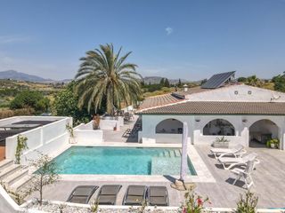 Haus  Calle navarra. Villa luminosa y espaciosa con excepcionales espacios exteriores