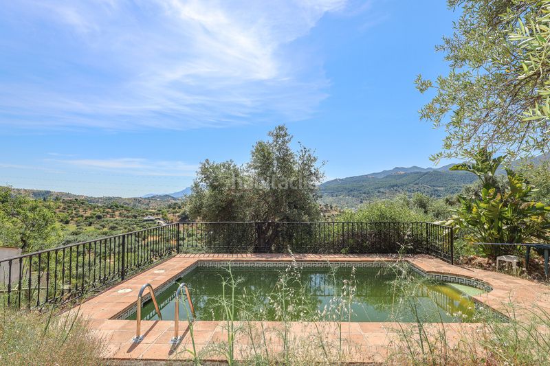 Foto 00455e0d-8e10-418f-99a3-d75f8a2f0674. Casa amb aparcament piscina a Monda