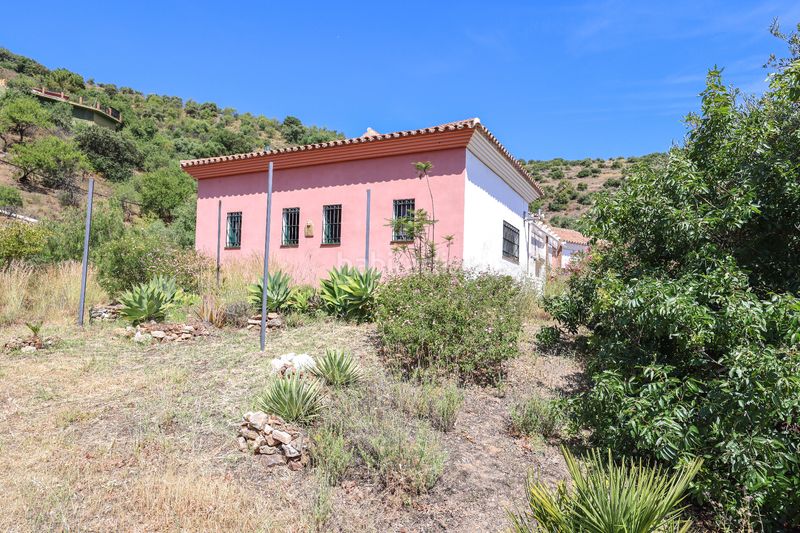 Foto e53d20a7-8125-4824-8348-54212fce582a. Casa amb aparcament piscina a Monda