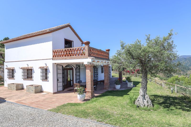 Foto 9f30eed3-cb0b-45c5-899f-a10fe5b48445. Casa amb xemeneia aparcament piscina a Guaro