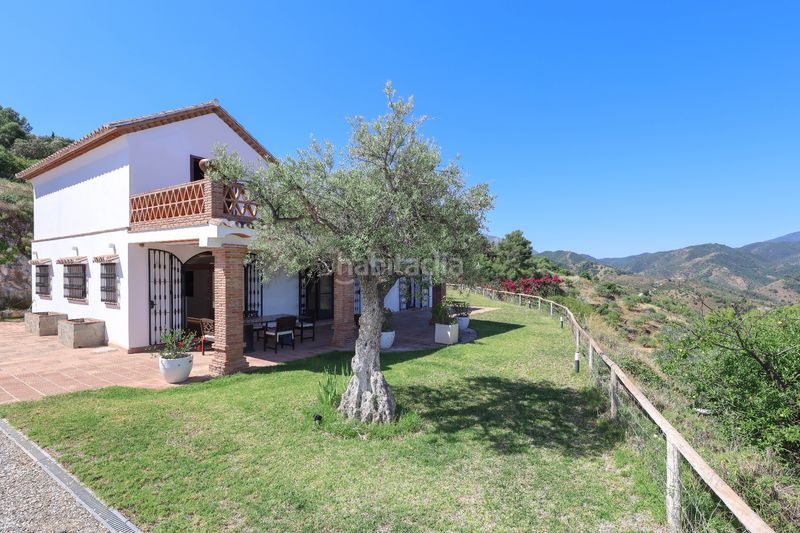 Foto f4e7ee7e-edfb-4c99-a574-c38fe07e2962. Casa amb xemeneia aparcament piscina a Guaro