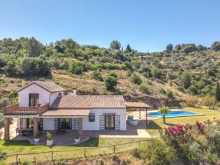 Casa  Avenida de andalucía. Espectacular propiedad rural con casa de huéspedes y vistas pano
