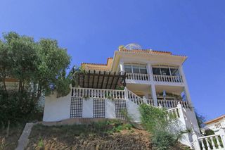 Maison  Calle luna. Vistas al castillo, a la montaña y a los olivares