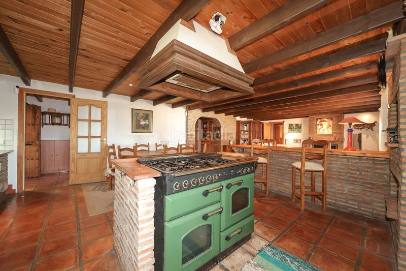 Foto 06fd0665-d0ad-4128-a584-36b5ab699ece. Casa amb xemeneia aparcament piscina a Monda