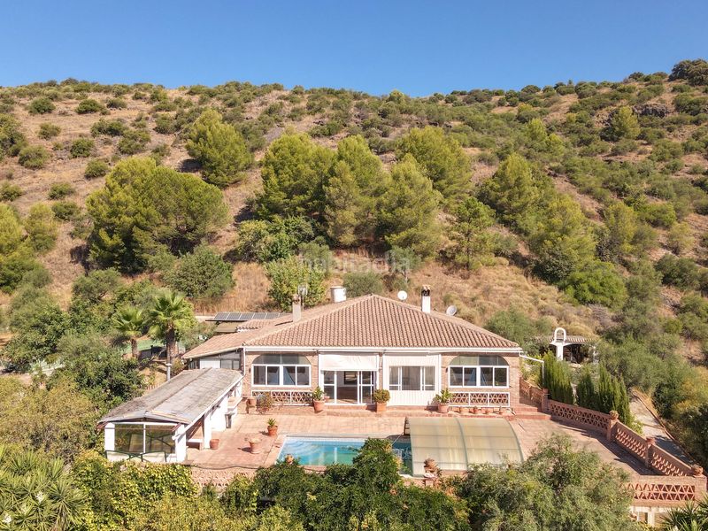 Foto 1a4ce236-72b8-4a43-b893-368d76259c31. Casa amb xemeneia aparcament piscina a Monda