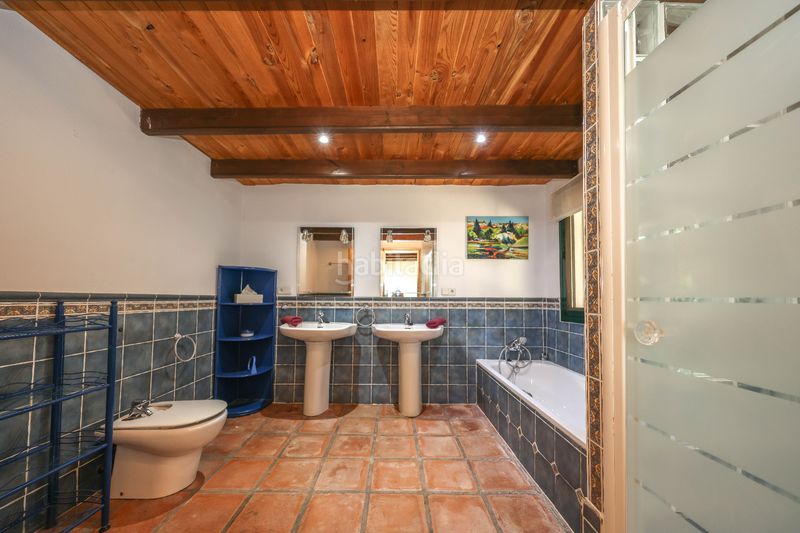 Foto c1cb28f3-e213-4b65-9e8c-222e9069faec. Casa amb xemeneia aparcament piscina a Monda