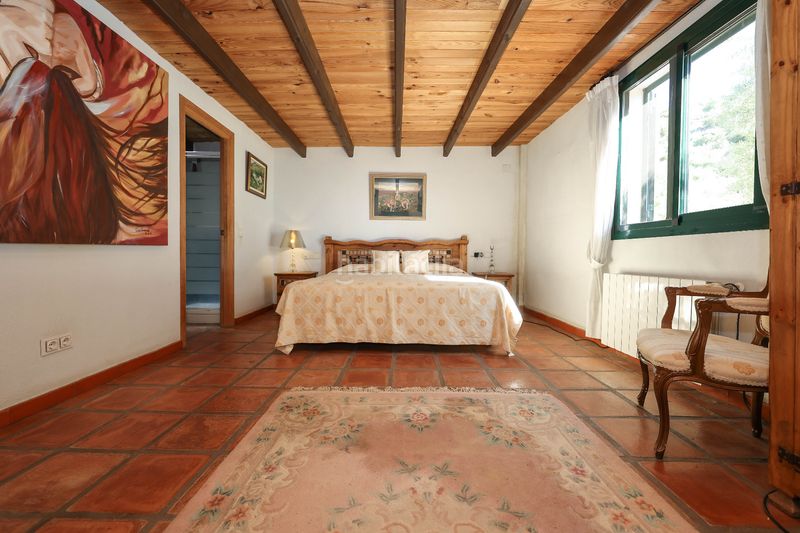 Foto d76ec976-d76b-4896-b5e5-f990d419fddb. Casa amb xemeneia aparcament piscina a Monda