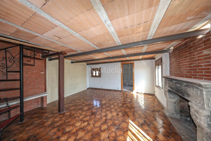 Foto 1cca8214-7ef2-4fda-895d-e503af0d22f2. Casa amb aparcament a Casarabonela