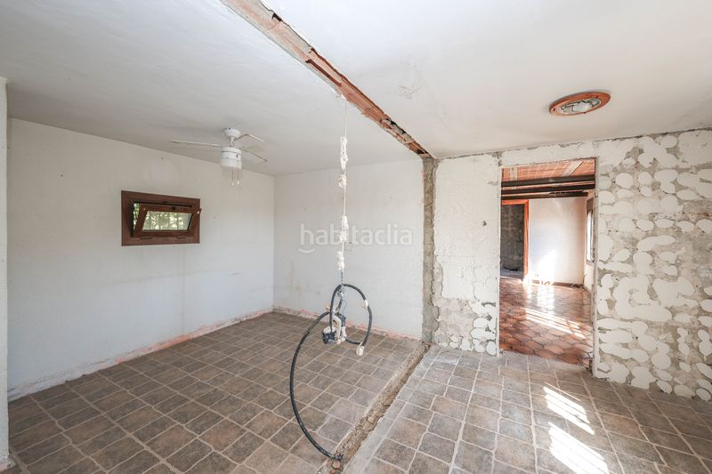 Foto 1da8fc90-0502-49a1-a92a-d4092aadc6f7. Casa amb aparcament a Casarabonela
