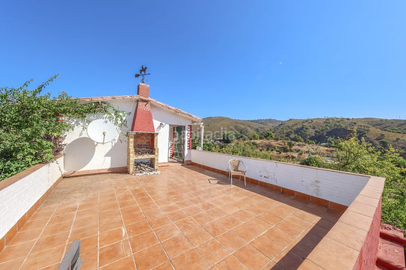 Foto 6a7a216f-d848-46b9-a9e6-5af5913fddbf. Casa amb aparcament a Casarabonela