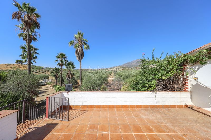 Foto aeecd0df-0572-4bbb-9830-b975e51b61f9. Casa amb aparcament a Casarabonela