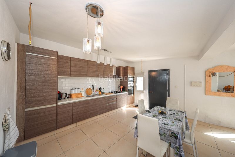Foto c585a228-2790-4502-ade5-f84974a09129. Casa adossada a Tolox