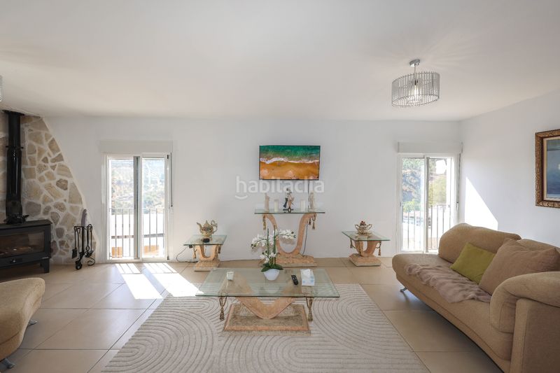 Foto c79b8a35-675e-4fd1-a027-e8c081c5d6b5. Casa adossada a Tolox