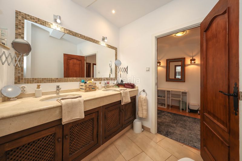 Foto cf0a20ce-2770-43c0-ace7-eeff55c8c475. Casa adossada a Tolox