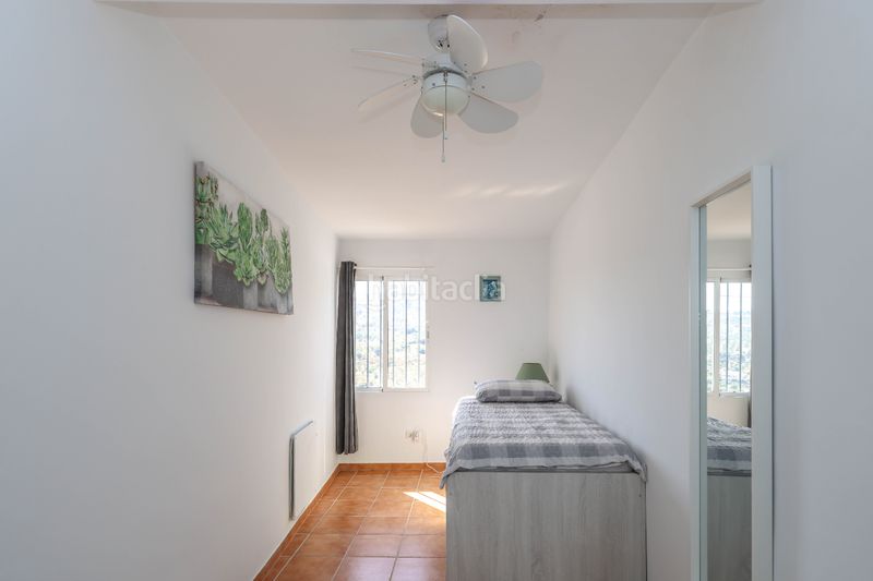 Foto f930c884-e791-42a4-94a1-2f9dfc39b478. Casa adossada a Tolox