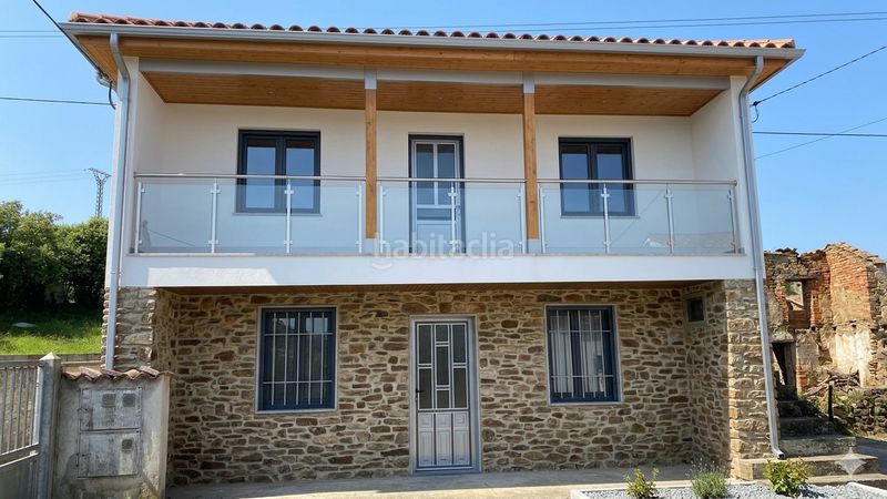 Foto a4b0c0e8-6e2a-4d9a-9eaa-1e6a56e7a385. Casa amb calefacció a Sama Langreo