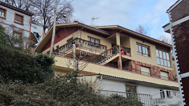 Foto ac96f7f5-6b7f-4258-88e5-47688b359167. Chalet with heating in San Martín del Rey Aurelio