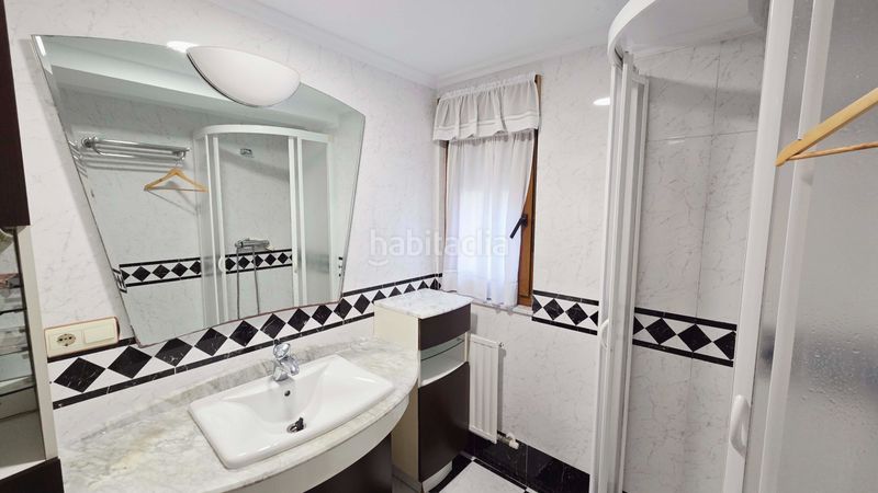 Foto c32ed525-036c-48f6-bce7-0ea53ab4f714. Chalet with heating in San Martín del Rey Aurelio