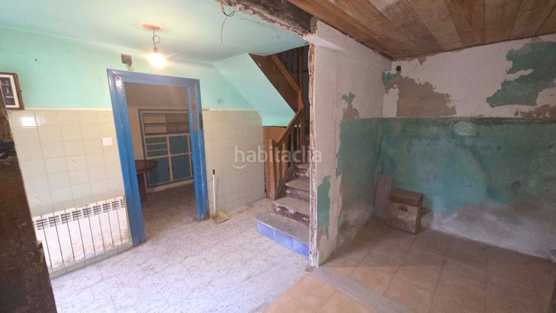 Foto b4fe4561-1abd-4975-afda-ffb7da95e62b. Casa amb calefacció aparcament a Ciaño - Zona Rural Langreo