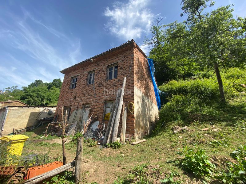 Foto f64c7011-5f53-4246-acfd-7e160ad74940. Casa adossada a Bimenes