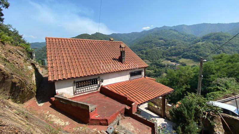 Foto 604763af-d188-4bff-a398-6de9cb3a6941. Casa amb xemeneia a Zona Rural Mieres