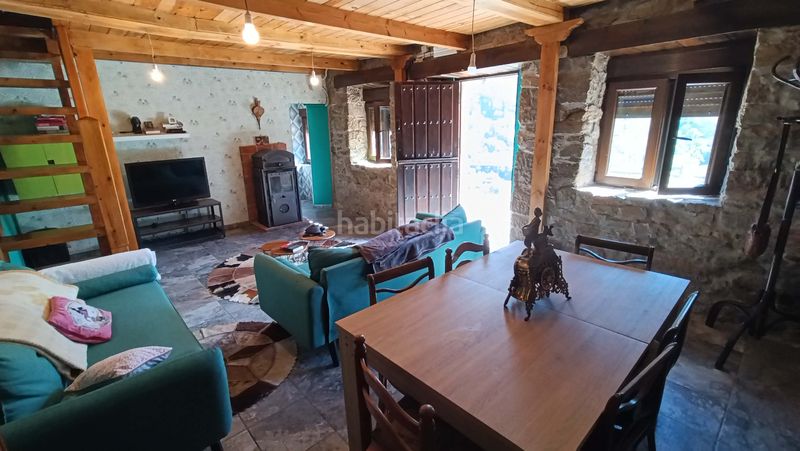 Foto f895dc82-e925-499b-8317-07e6bbe99085. Maison avec cheminée chauffage dans Sama Langreo