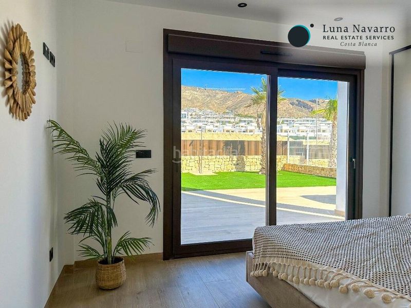 Foto d3d88392-8327-4ba2-83fc-bcf28bb1f2f1. Xalet amb calefacció aparcament piscina a balcón de Finestrat-terra marina Finestrat