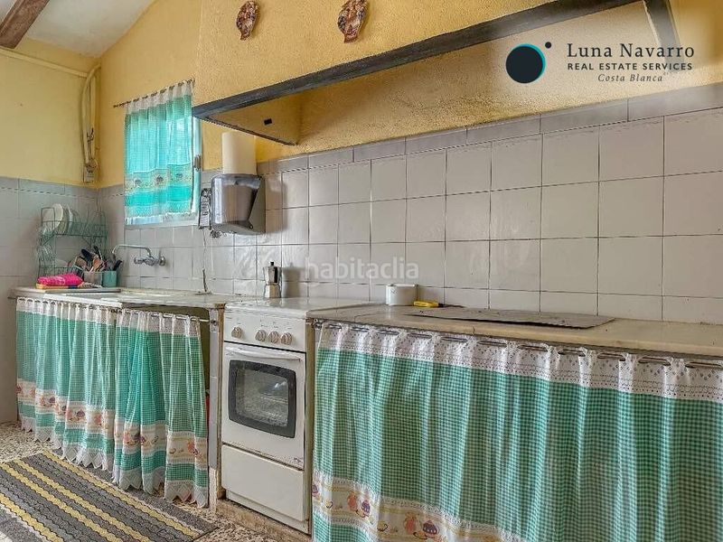 Foto e1d08c07-fbfc-4736-8a9b-a00b90a2bc68. Casa a fuente del abre a Confrides