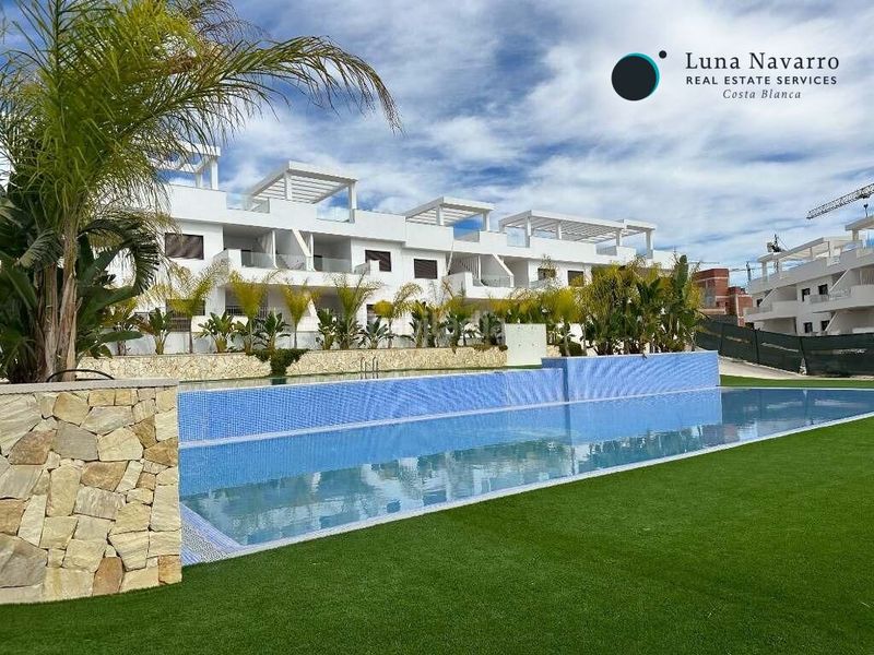 Foto 3fd96c60-711a-4428-b657-6d3f27349775. Apartament amb aparcament piscina a balcón de Finestrat-terra marina Finestrat