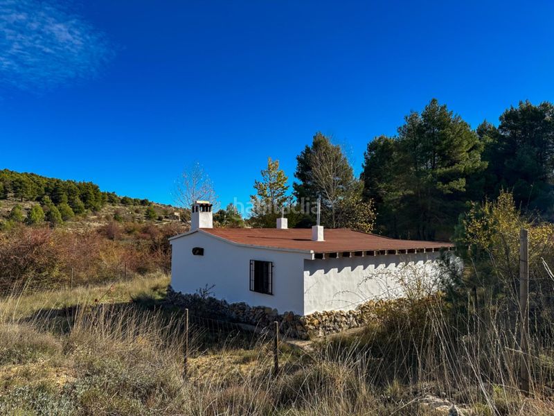 Foto 76f2dfef-8d5b-42a7-ba9e-faa29b42c3af. Casa amb aparcament a Confrides