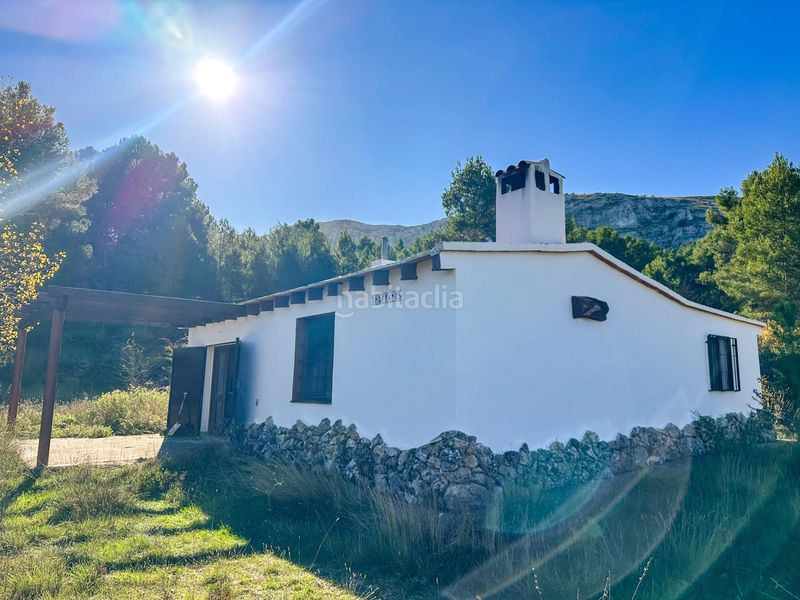 Foto cfa00dd5-0c21-4378-a366-6e07bf820fb2. Casa amb aparcament a Confrides