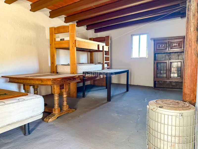 Foto d6240c3b-3dd8-415e-813c-3f0ae2c15379. Casa amb aparcament a Confrides